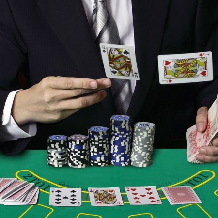 Costway 500 Stuks Casino Poker Set met Fiches & Speelkaarten & Dobbelstenen & Dealer Fiches & Tafelkleed Zwart